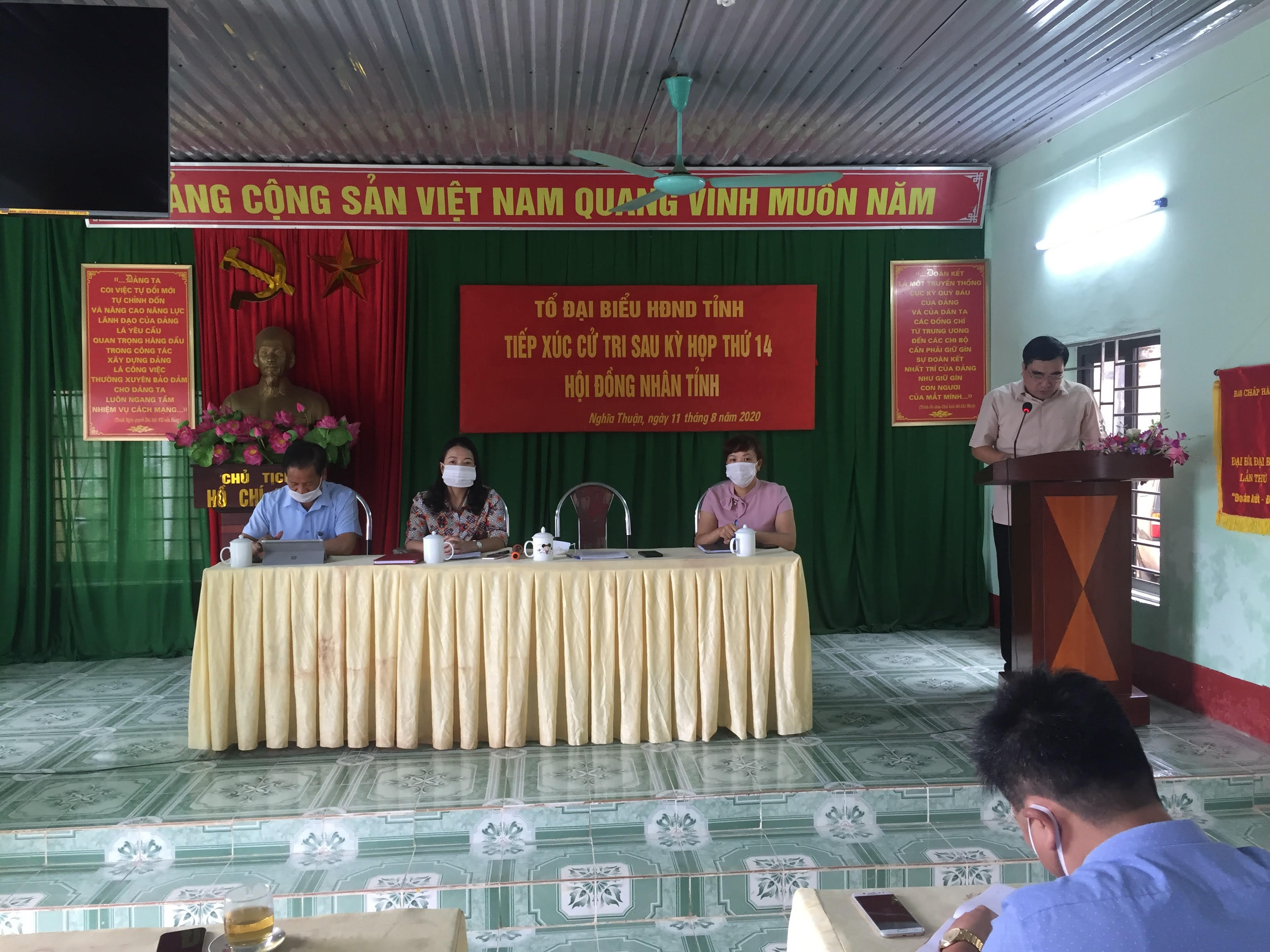 Tổ Đại biểu HĐND tỉnh tiếp xúc cử tri tại xã Nghĩa Thuận.